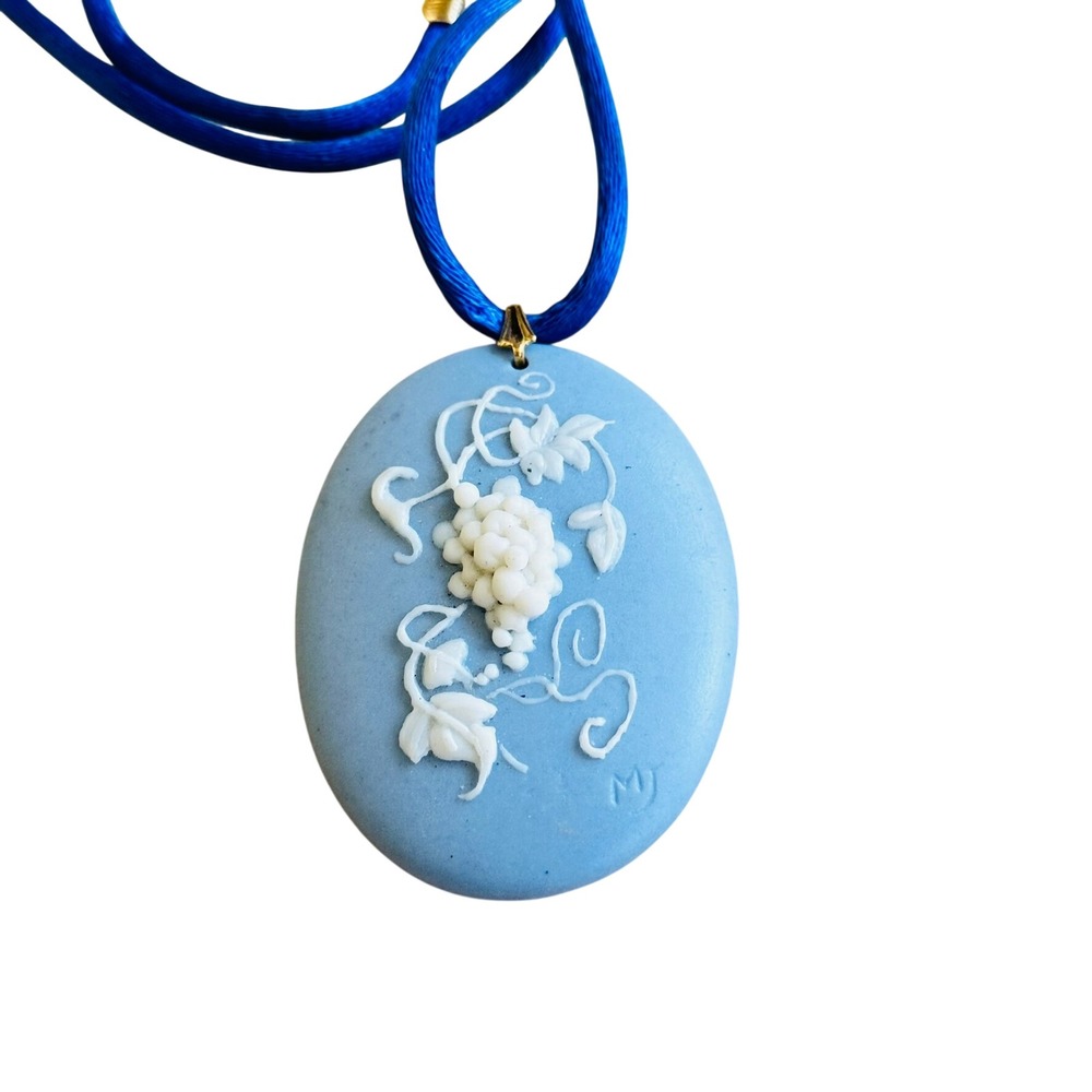 Wedgewood‎ Jasperware Grape Necklace VTG Blue Victorian Style Signed MJ 20"